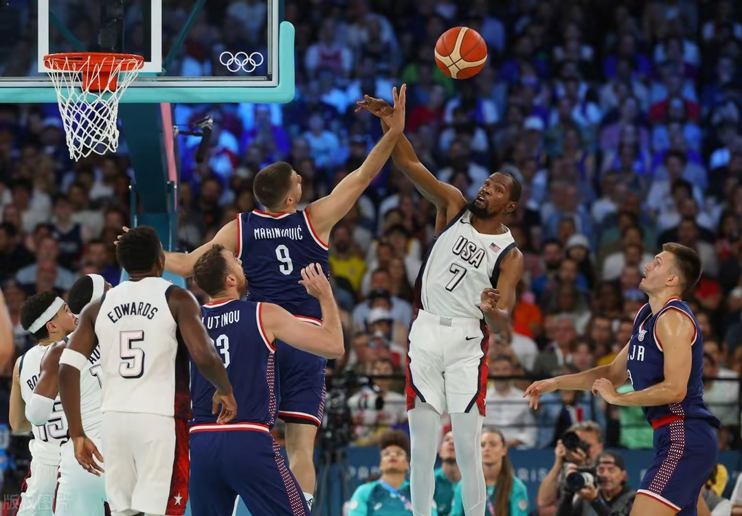 关于公开赛巅峰对决！江畔烈马队惊险晋级庐州风暴队，拳击赛场再起波澜；技战术储备厚实的信息