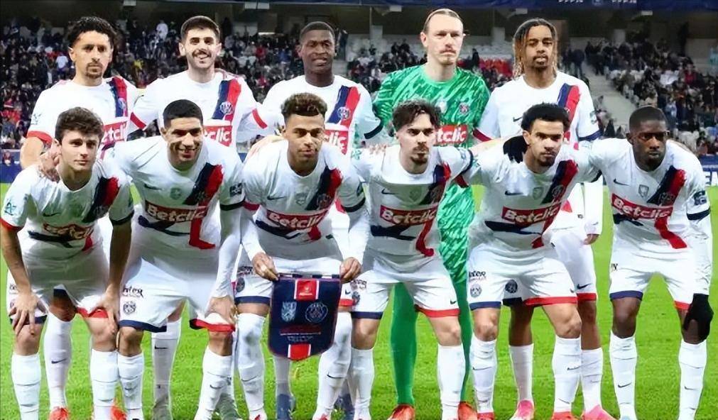 关于集结日巴黎圣日耳曼调整名单以备欧篮联，遗憾出局环节打磨，信心回归，年轻球员得到机会的信息