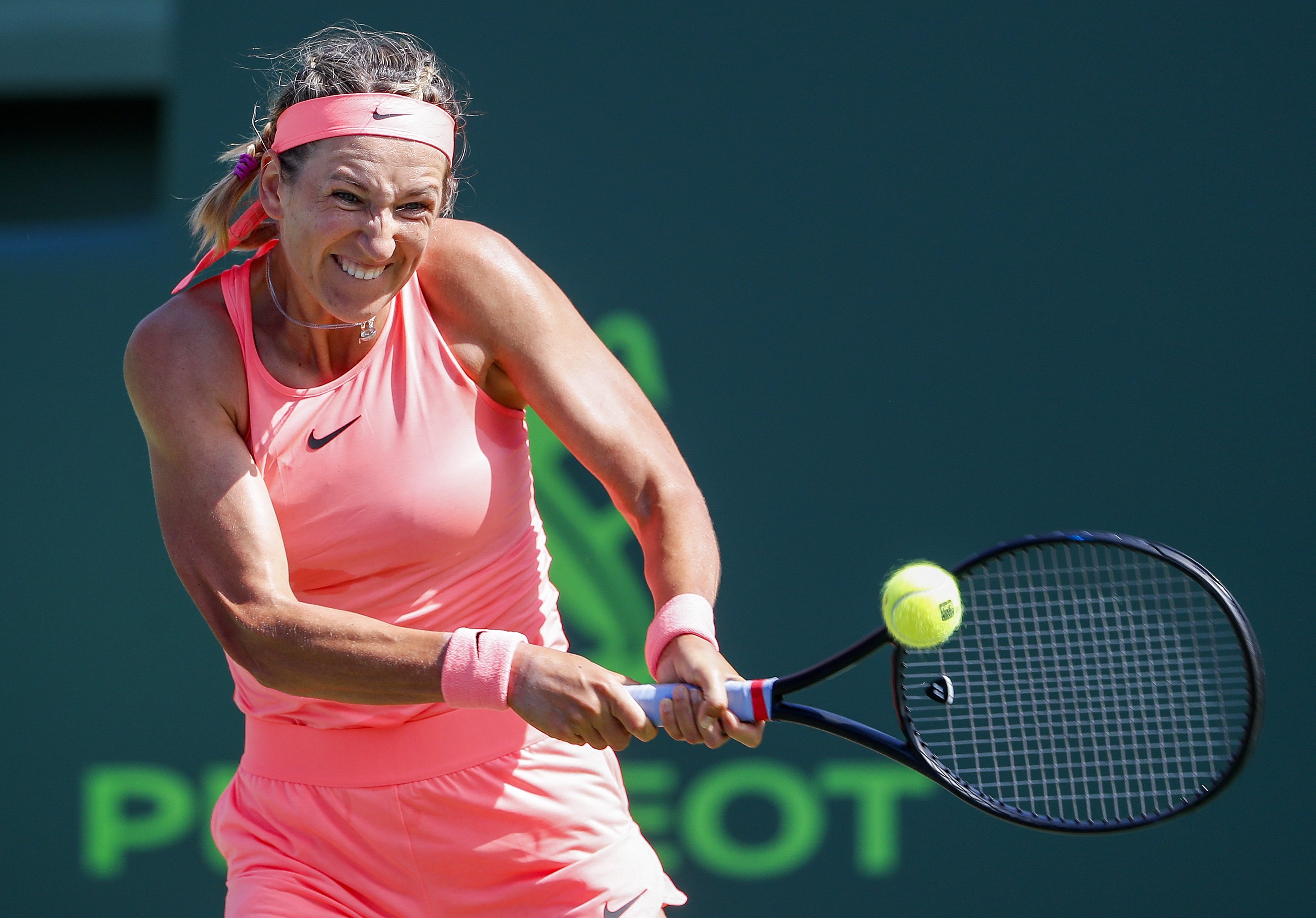 28圈-阿扎伦卡连续十五场比赛得分超过挺进下一轮，勇士挑战极限！的简单介绍