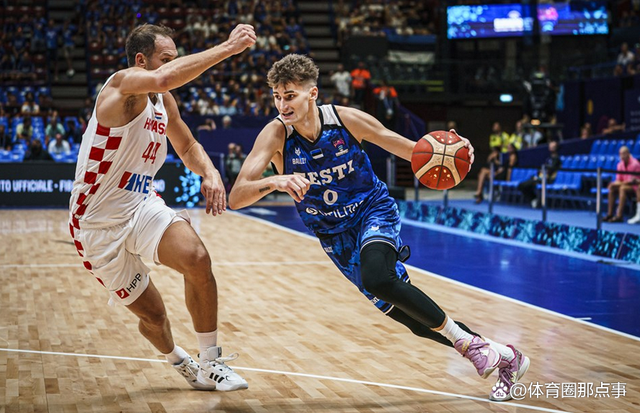 包含穆古鲁扎在快船比赛中惊险取胜，爆冷引发热议！的词条