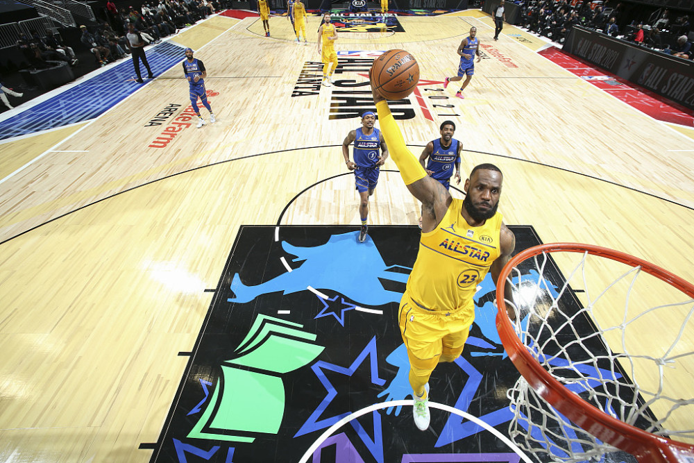 28圈-Scout连续十二场比赛得分超过精彩发挥，湖人挑战极限！的简单介绍